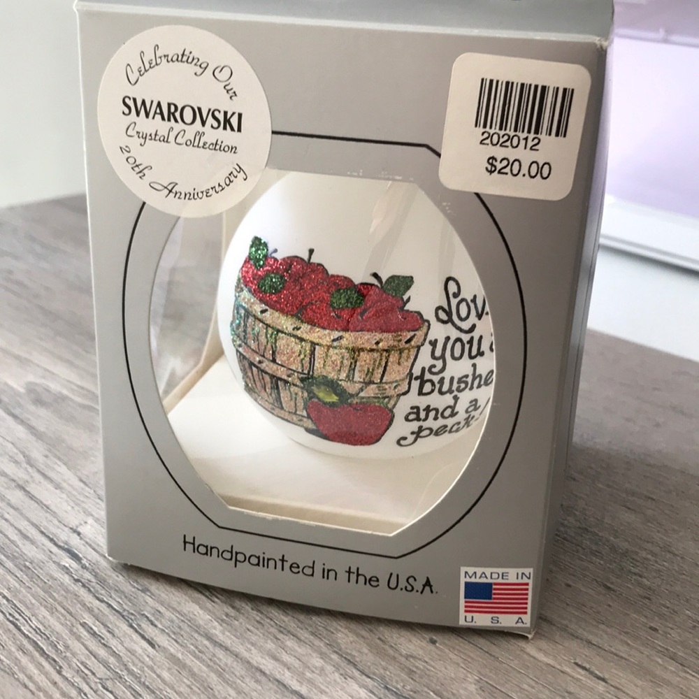 Glass ornament with Swarovski crystal